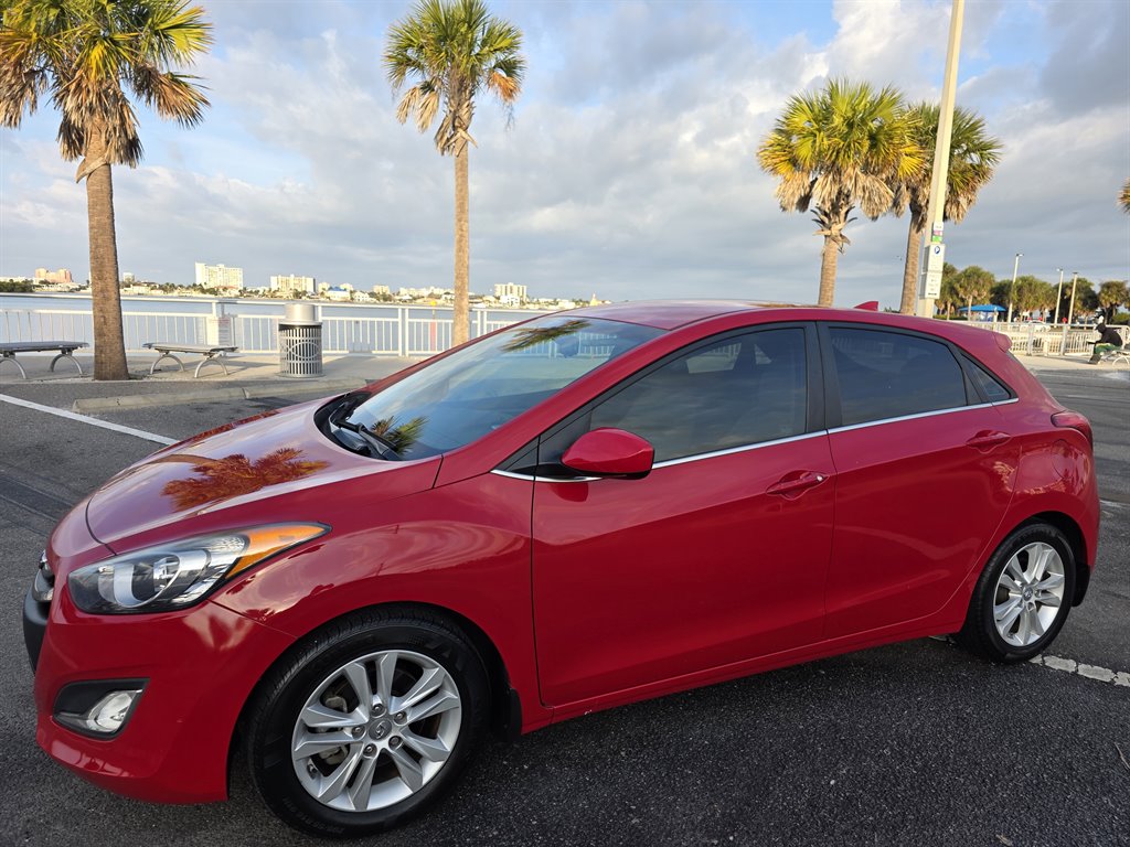 2013 Hyundai Elantra GT Base's photo