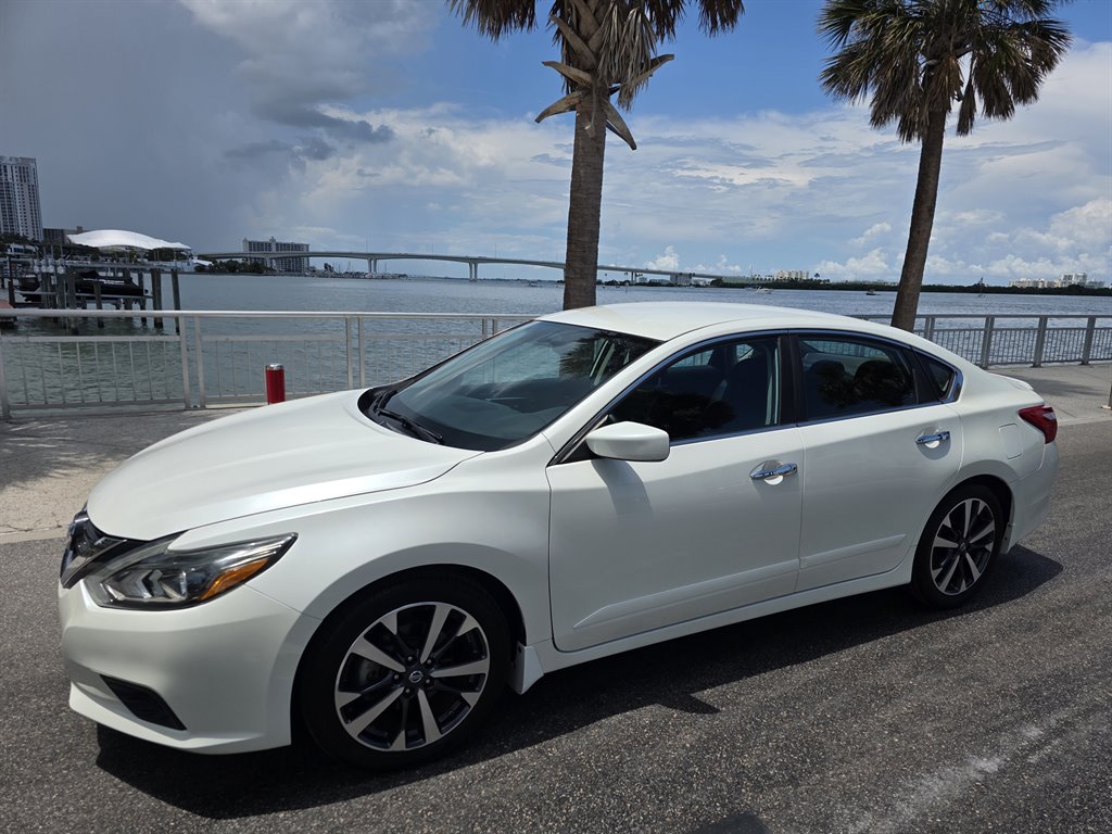 2016 Nissan Altima 2.5 SR's photo