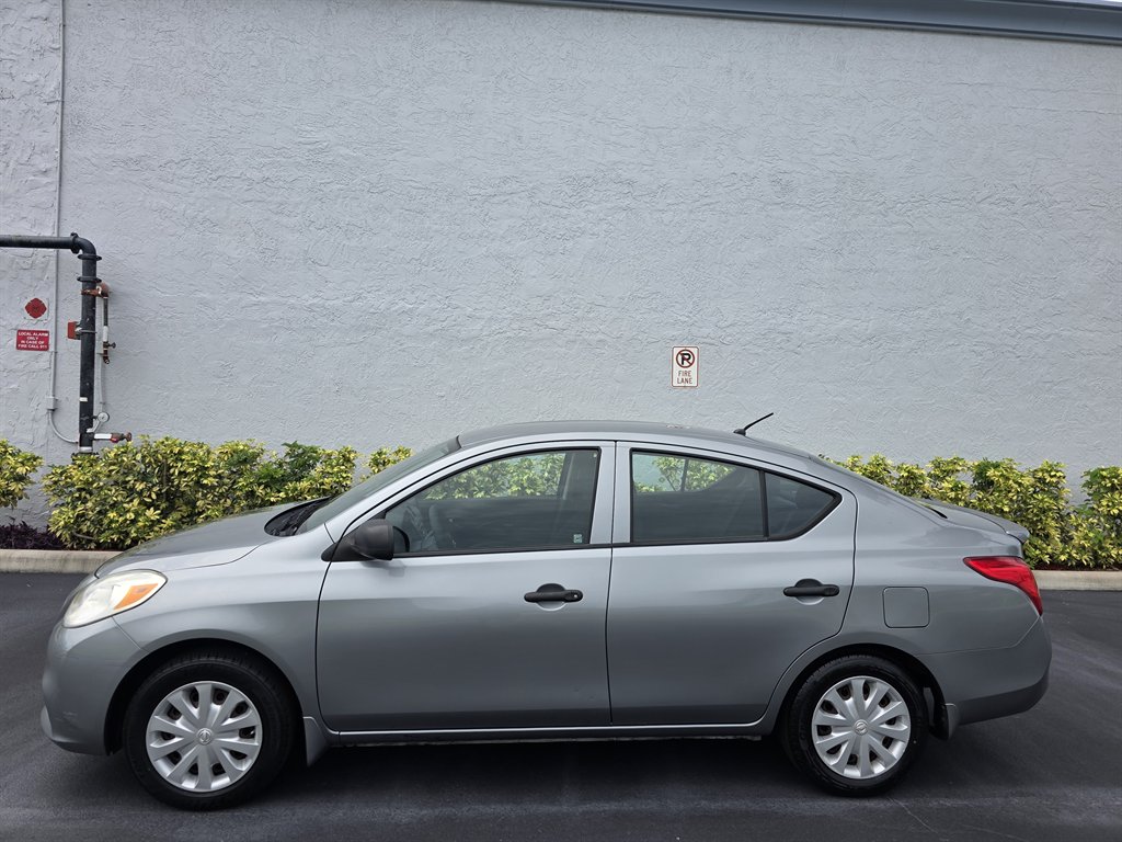 2014 Nissan Versa Sedan S - Photo 11